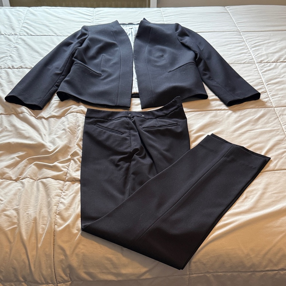Tahari Navy Blue Blazer and Pants Set